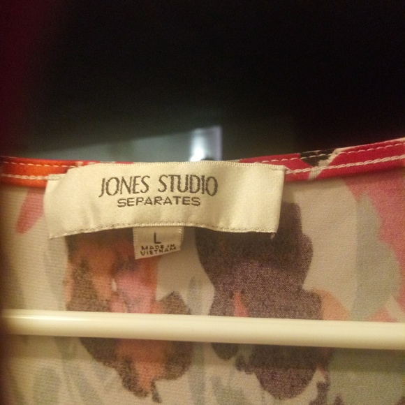 Top - Picture 3 of 3